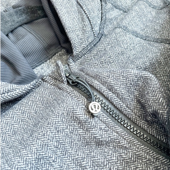 Lululemon Daily Practice Jacket
Heathered Herringbone Heathered Black Black - Picture 7 of 15